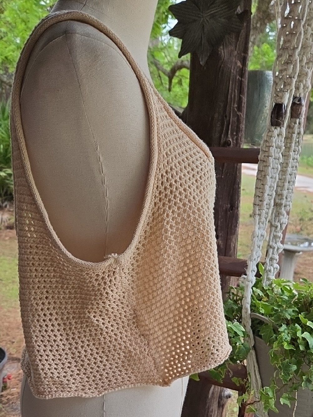 New In Cream Cropped Open Knit Sleeveless Sweater Size Large - Picture 5 of 11